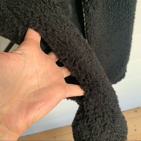 SOLD: Wilfred by Aritzia Chatou Sherpa Vest - Picture 5 of 6